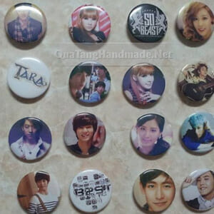 in hình lên huy hiệu