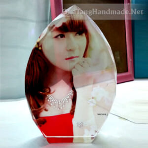 pha lê hình lá in ảnh