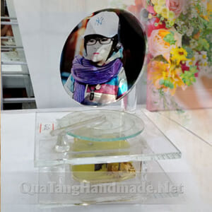 In ảnh lên máy lưu âm pha lê phát nhạc