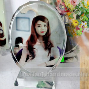 In ảnh lên pha lê hình xoan