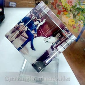 in pha lê hình lập phương