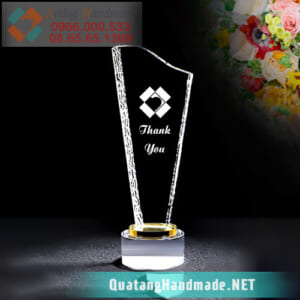 Cúp pha lê thuyền buồm