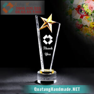 Cúp pha lê vinh danh ngôi sao kim