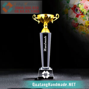 cup-vang-vinh-quang-pha-le